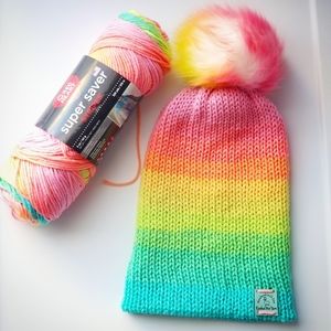 Rainbow beanie w/faux fur pom